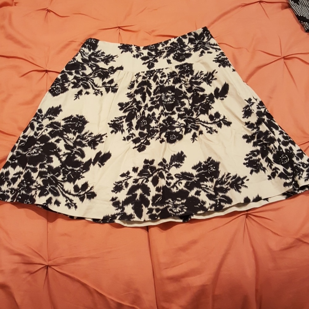 Skirt with floral pattern-the limited
